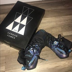 Lebron 13 Sneakers (boys)